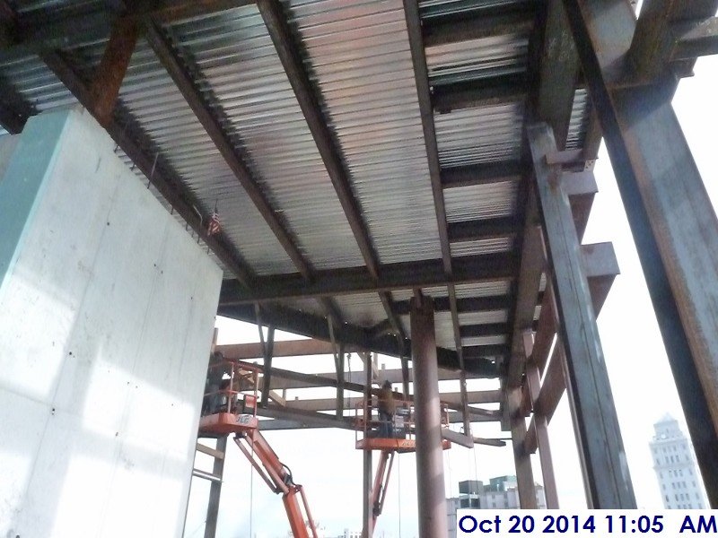 Installed metal decking at Derrick -5 (Roof) Facing East (800x600)
